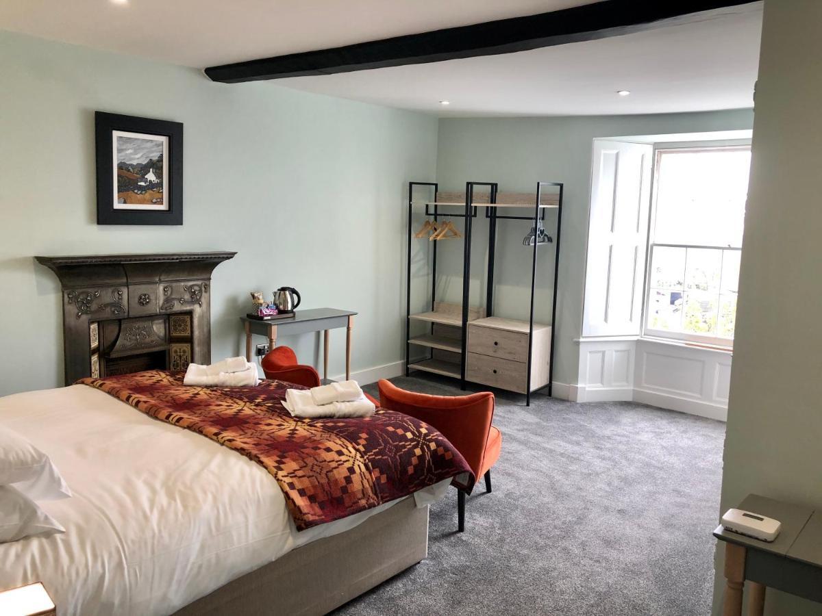 Bed and Breakfast Mount Street House Брекон Экстерьер фото