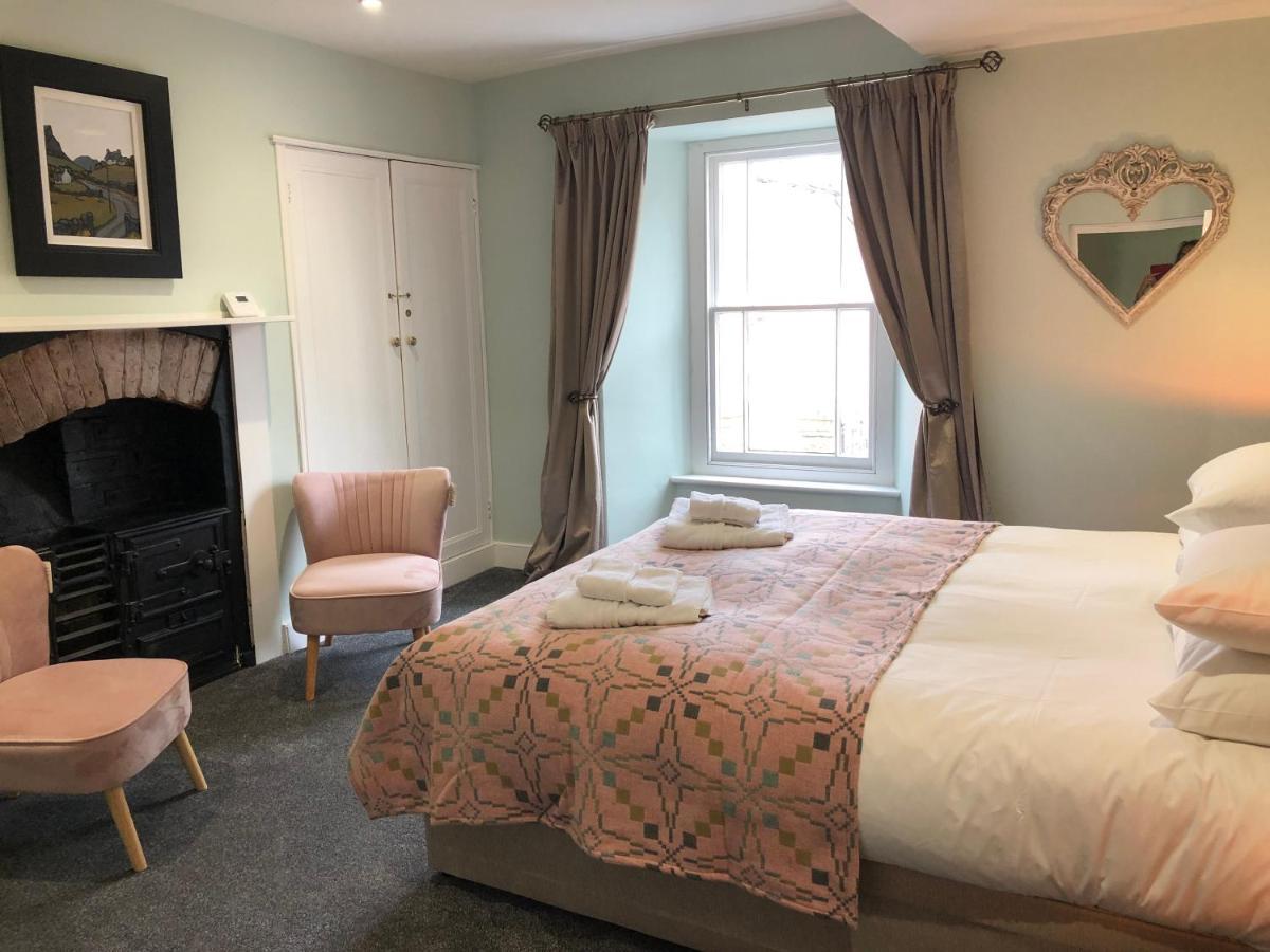 Bed and Breakfast Mount Street House Брекон Экстерьер фото
