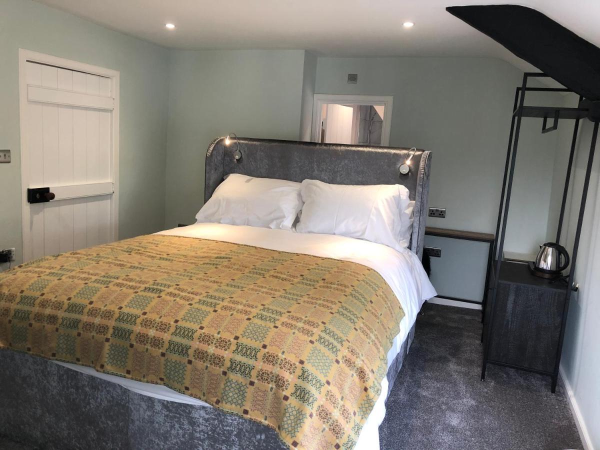 Bed and Breakfast Mount Street House Брекон Экстерьер фото
