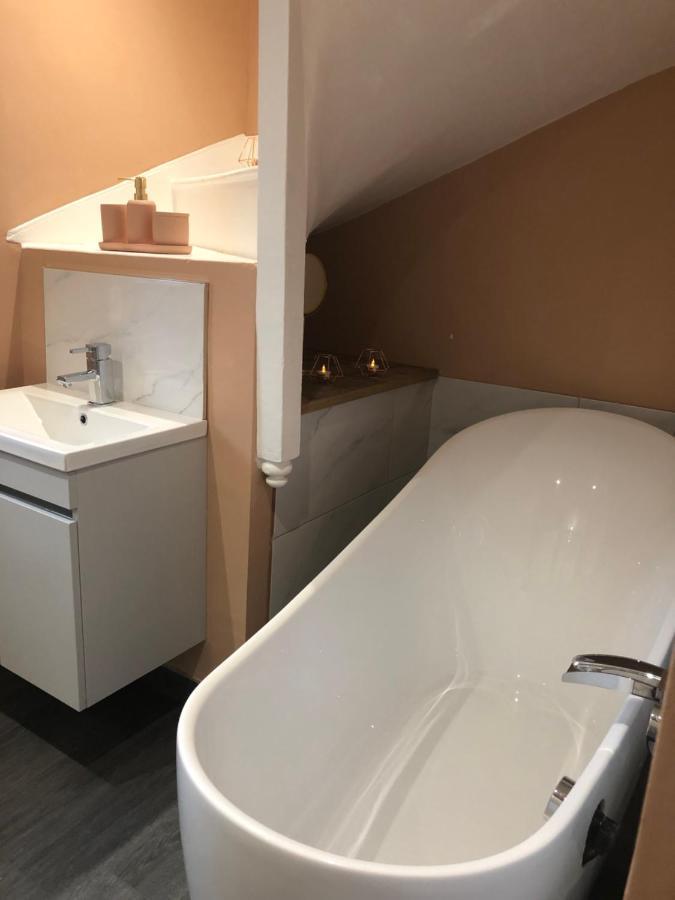 Bed and Breakfast Mount Street House Брекон Экстерьер фото